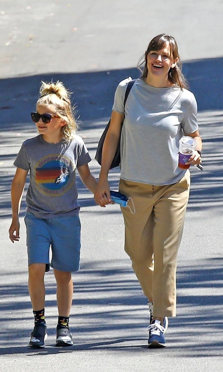 Jennifer Garner Pays a Visit to her ex Ben Affleck with son Samuel