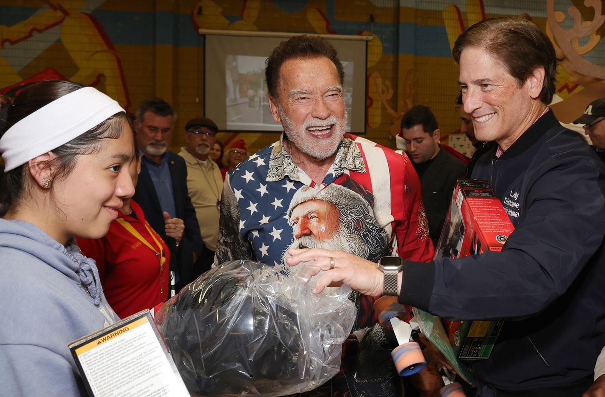 Schwarzenegger kicked off Christmas early