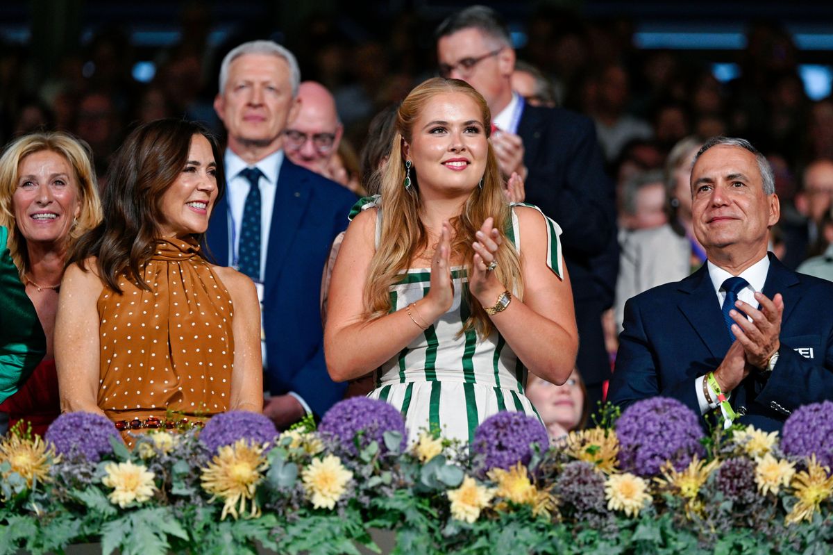 Queen Mary and Princess Amalia effortlessly coordinated without matching at the international equestrian championship.