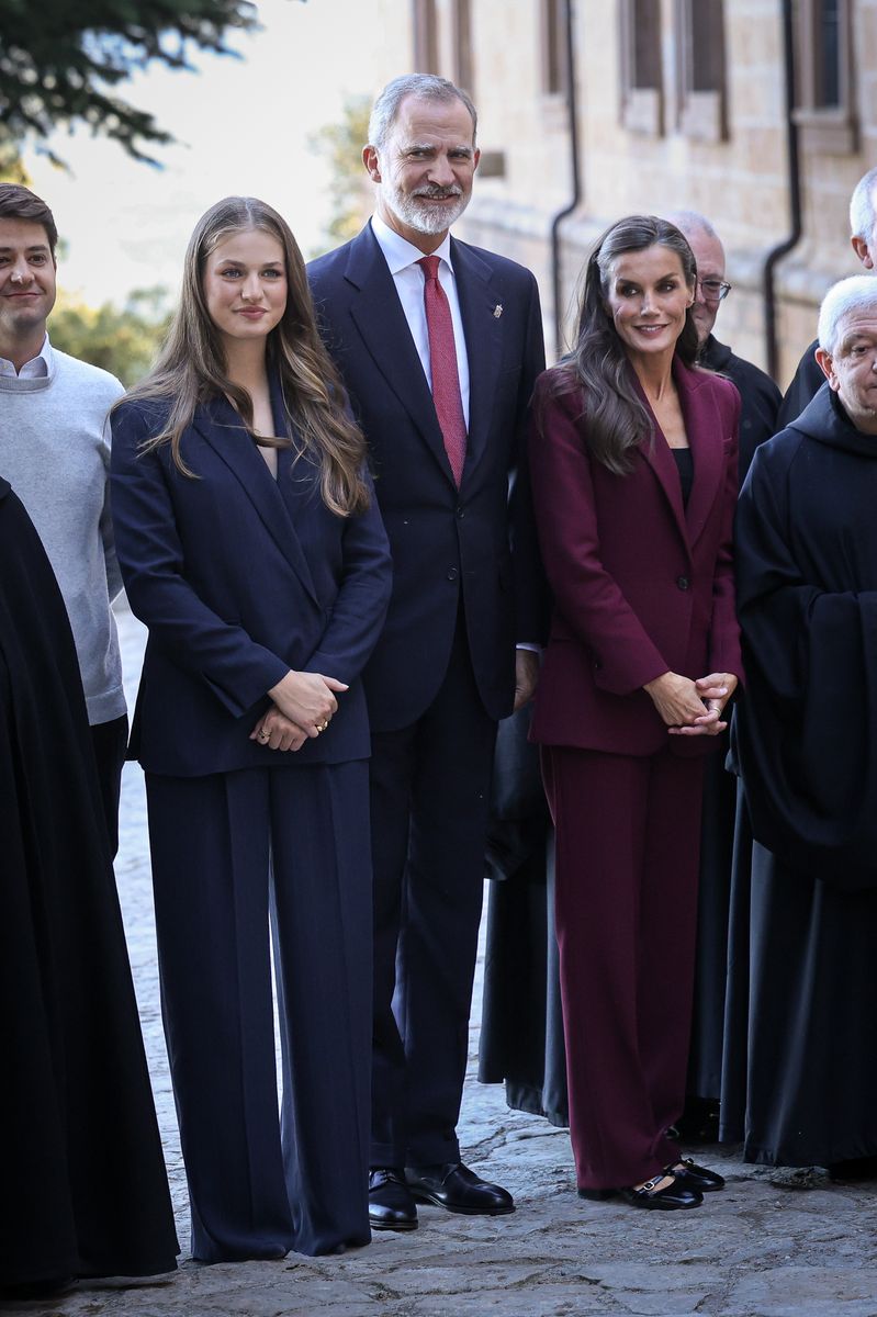 Princess Leonor not only honored the significance of the day but also showcased her growing confidence and evolving style as a young royal on the rise.