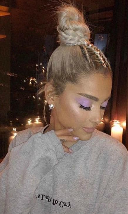 Ariana Grande lavender manicure
