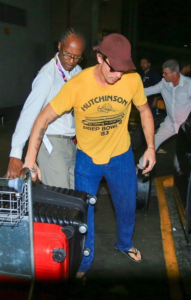 Shawn Mendes at the Galeão Airport in Rio de Janeiro, Brazil.