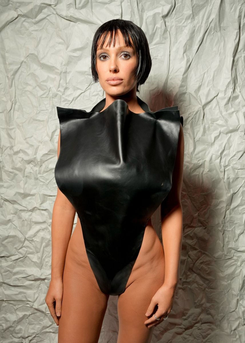 Bianca Censori shares rare sexy selfies as she triggers more Kim Kardashian comparisons