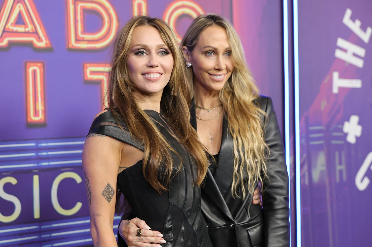 Miley Cyrus says she had 'loyalty' to her mom during family drama