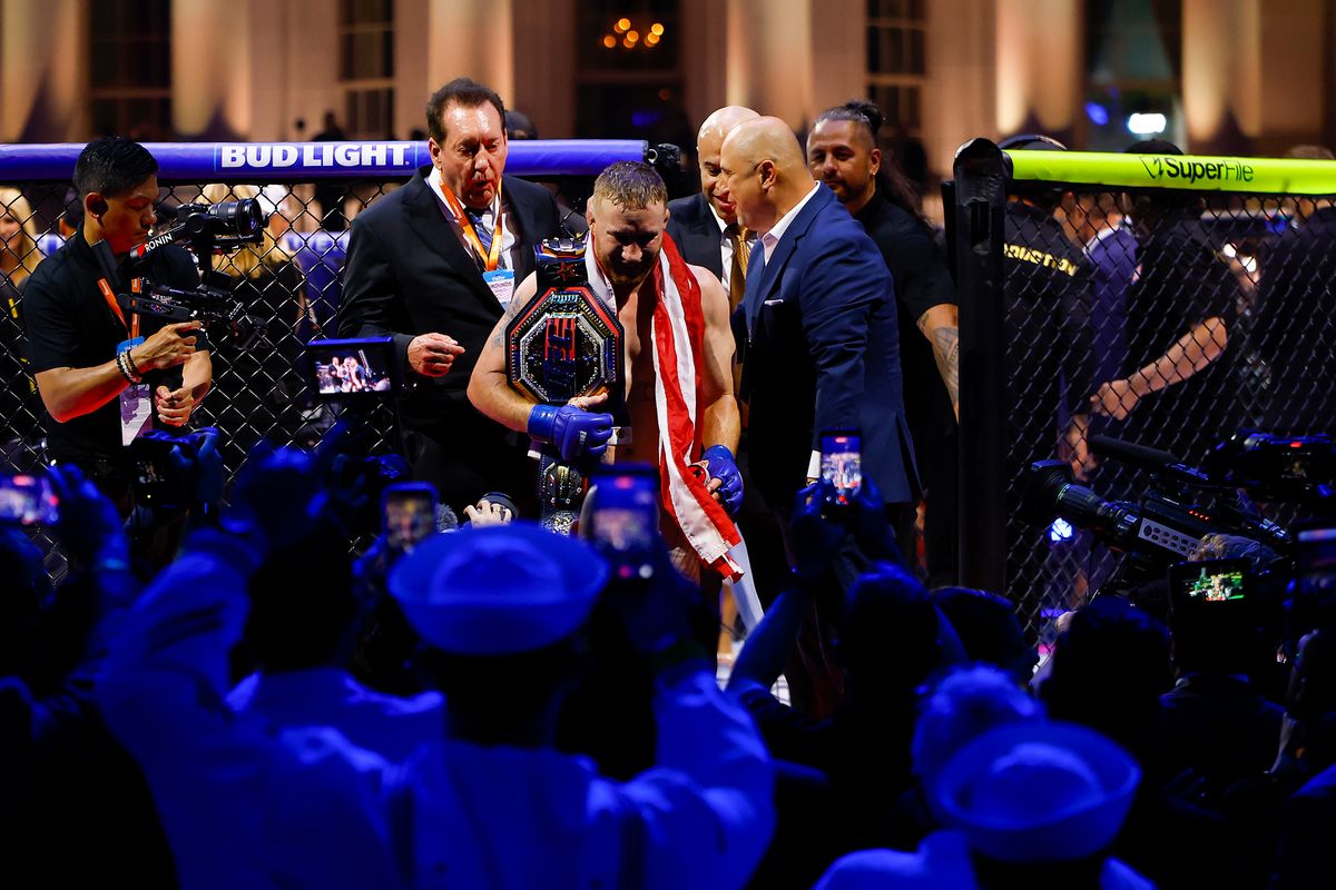 Topuria and Justin Gaethje battled for the UFC lightweight title in front of thousands of spectators and a global audience.