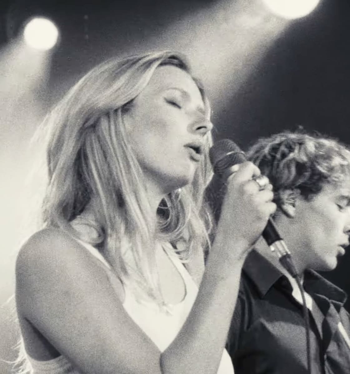 Apple Martin is stepping into the music world, seemingly following in the footsteps of her father, the 48-year-old Coldplay frontman.