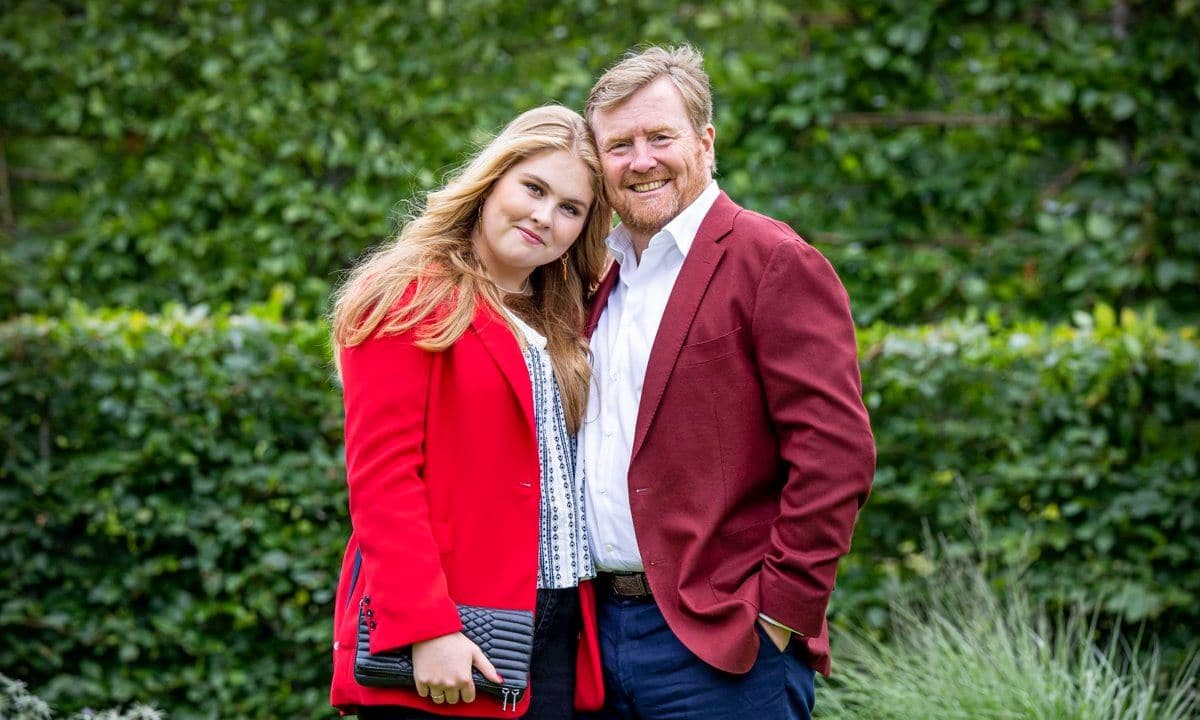 Dutch royals pose for summer photo call