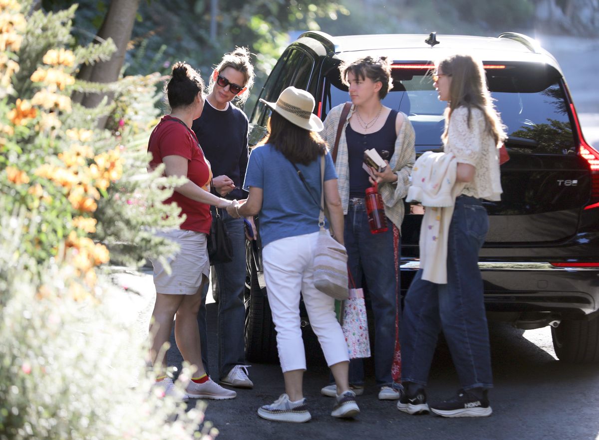 Garner and her kids met up with some friends