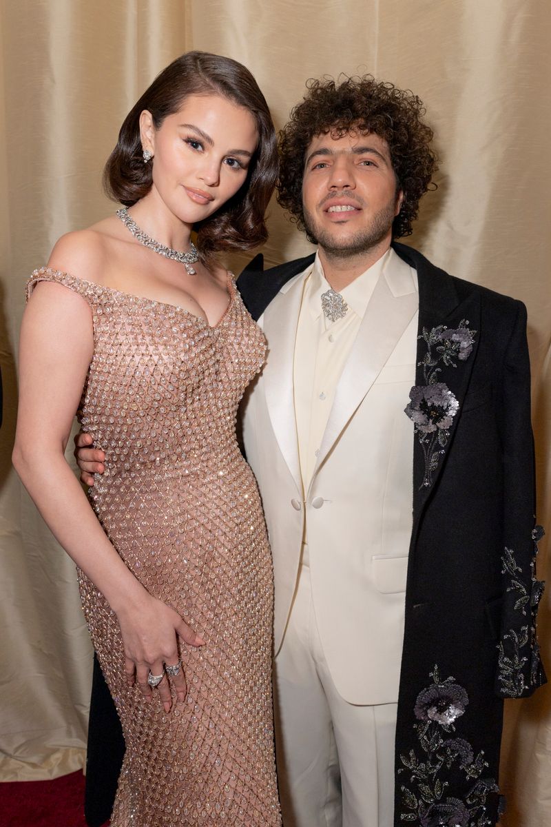  Selena Gomez and Benny Blanco attend the 97th annual Oscars
