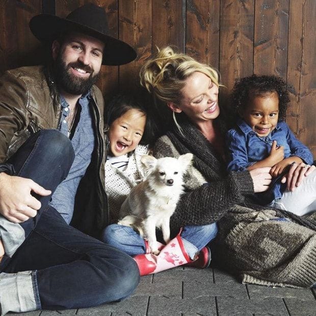 Katherine Heigl introduced her lifestyle Heavenly Days with a sweet family photo featuring her husband and two daughters.
<br>
Photo: Instagram.com/@katherineheigl