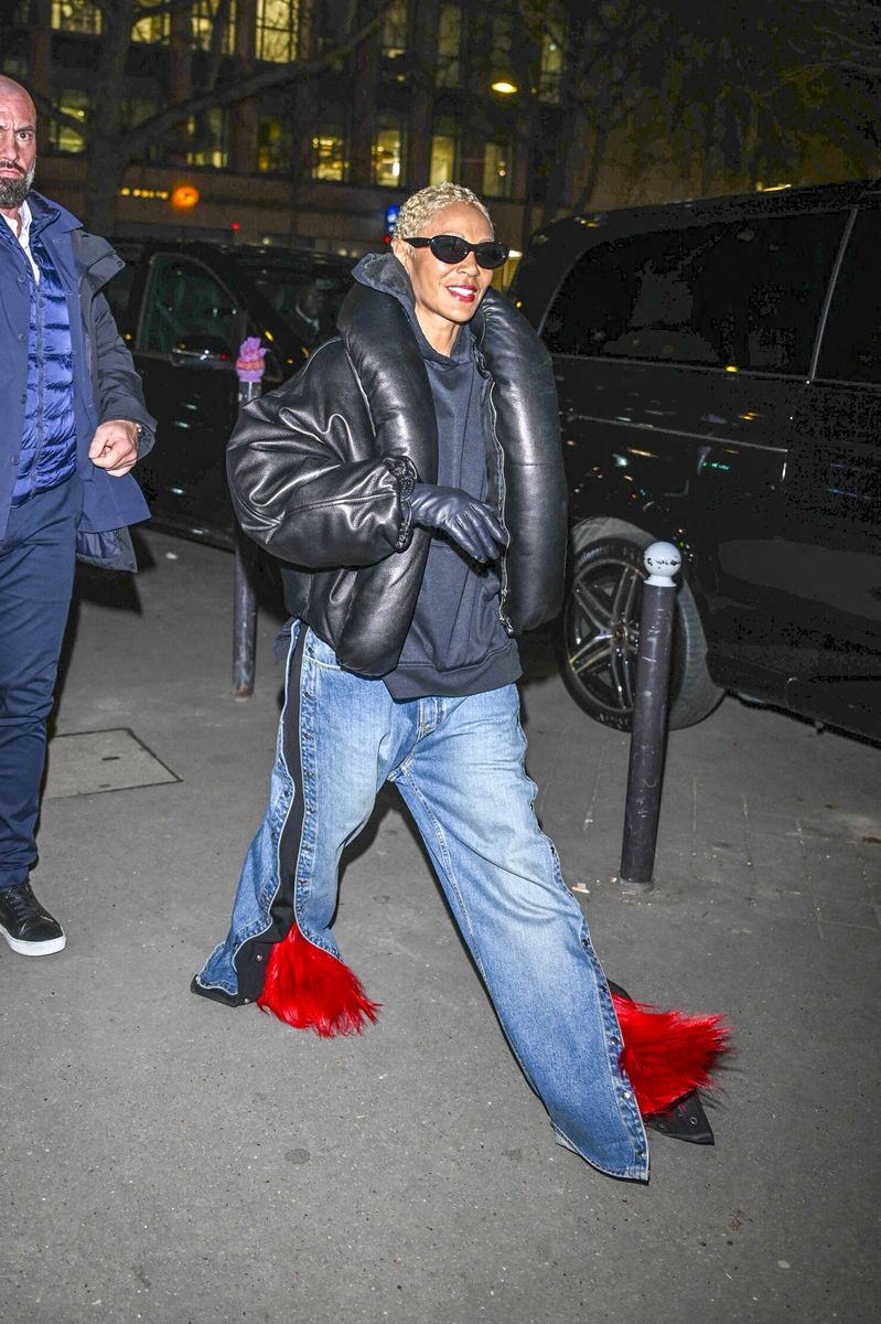 While Jaden prepares to introduce his vision to the fashion world, his mother’s quiet show of support underscores the family bond behind the milestone.