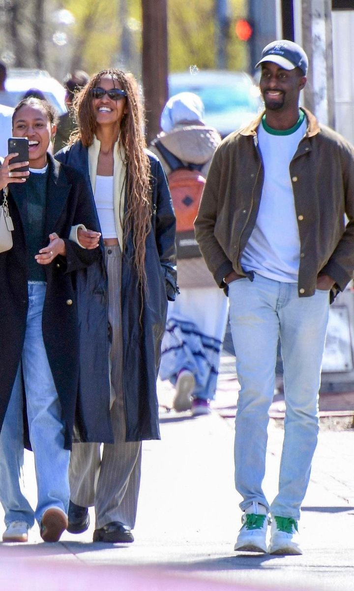 Malia Obama and a friend