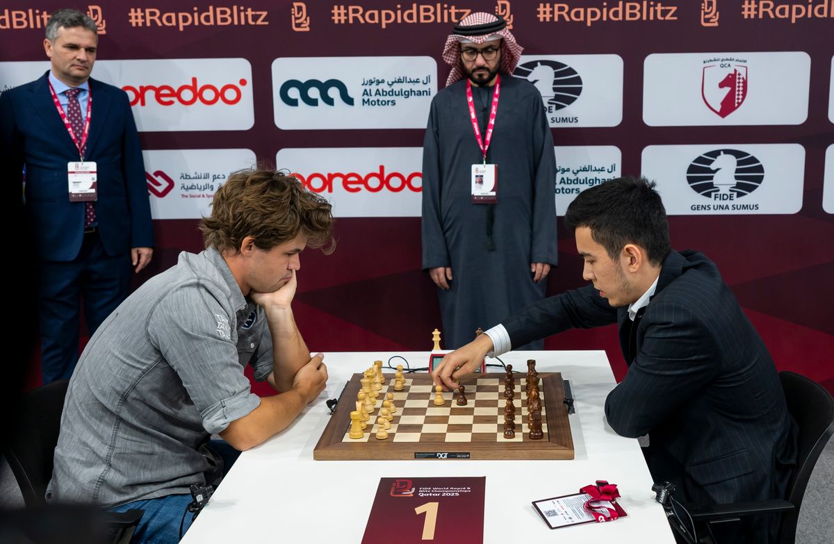 Carlsen Magnus competes against Abdusattorov Nodirbek 