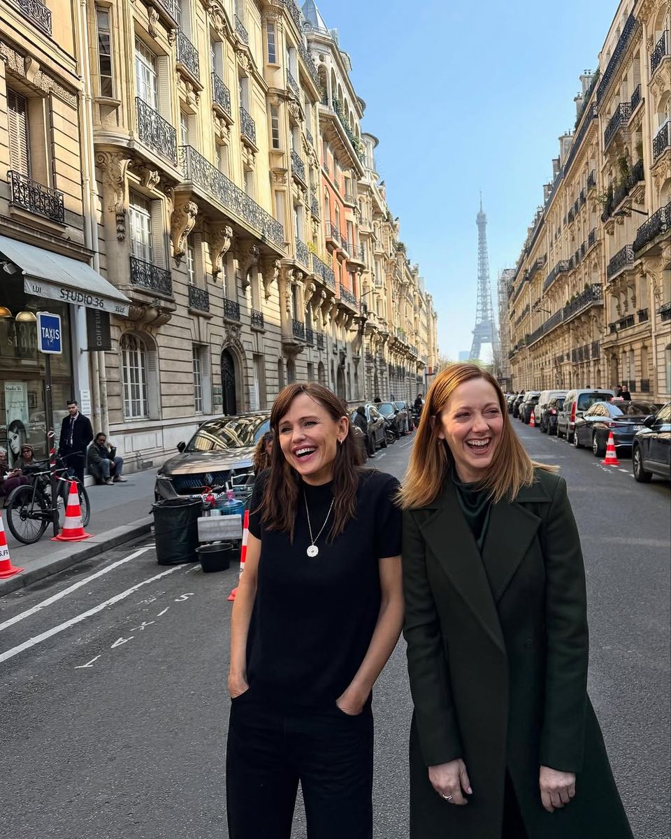 Jennifer Garner and Judy Greer in Paris