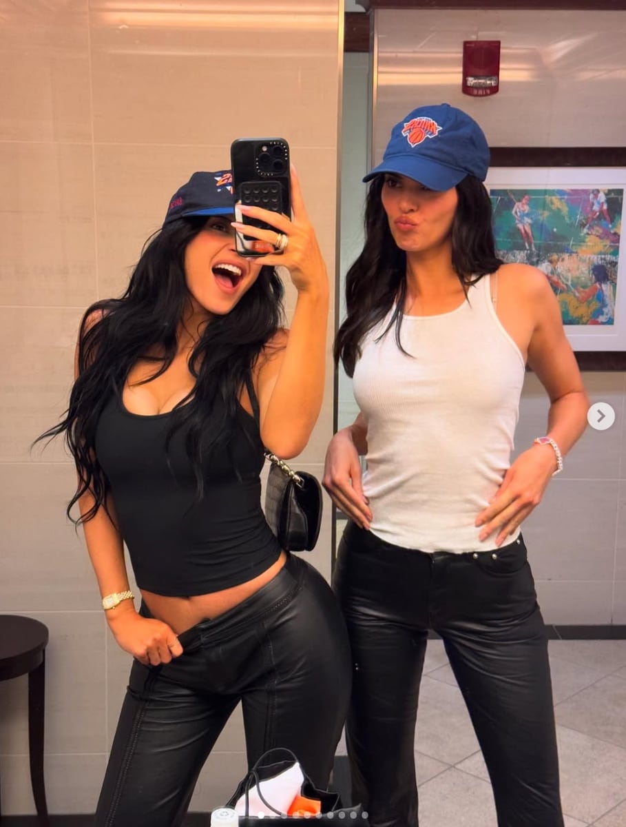 Las dos hermanas asistieron a un juego de New York Knicks durante sus vacaciones juntas