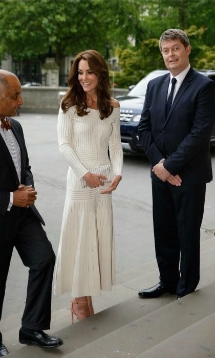 Kate was on equally on trend in a cream version during her appearance at the Art Fund Museum of the Year Award at the Natural History Museum in London.
<br>
Photo: Getty Images