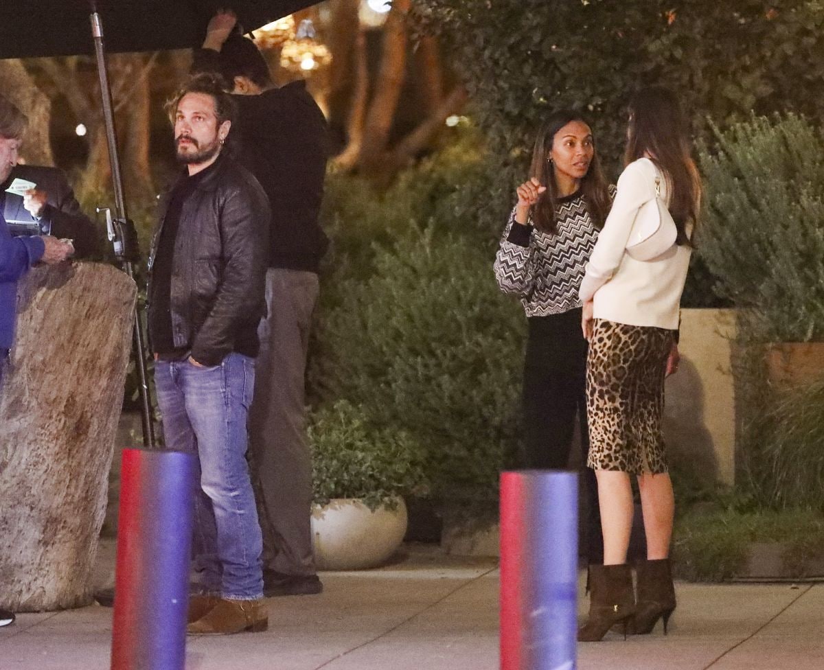 Zoe Saldaña and Marco Perego go on a stylish double date night with friends