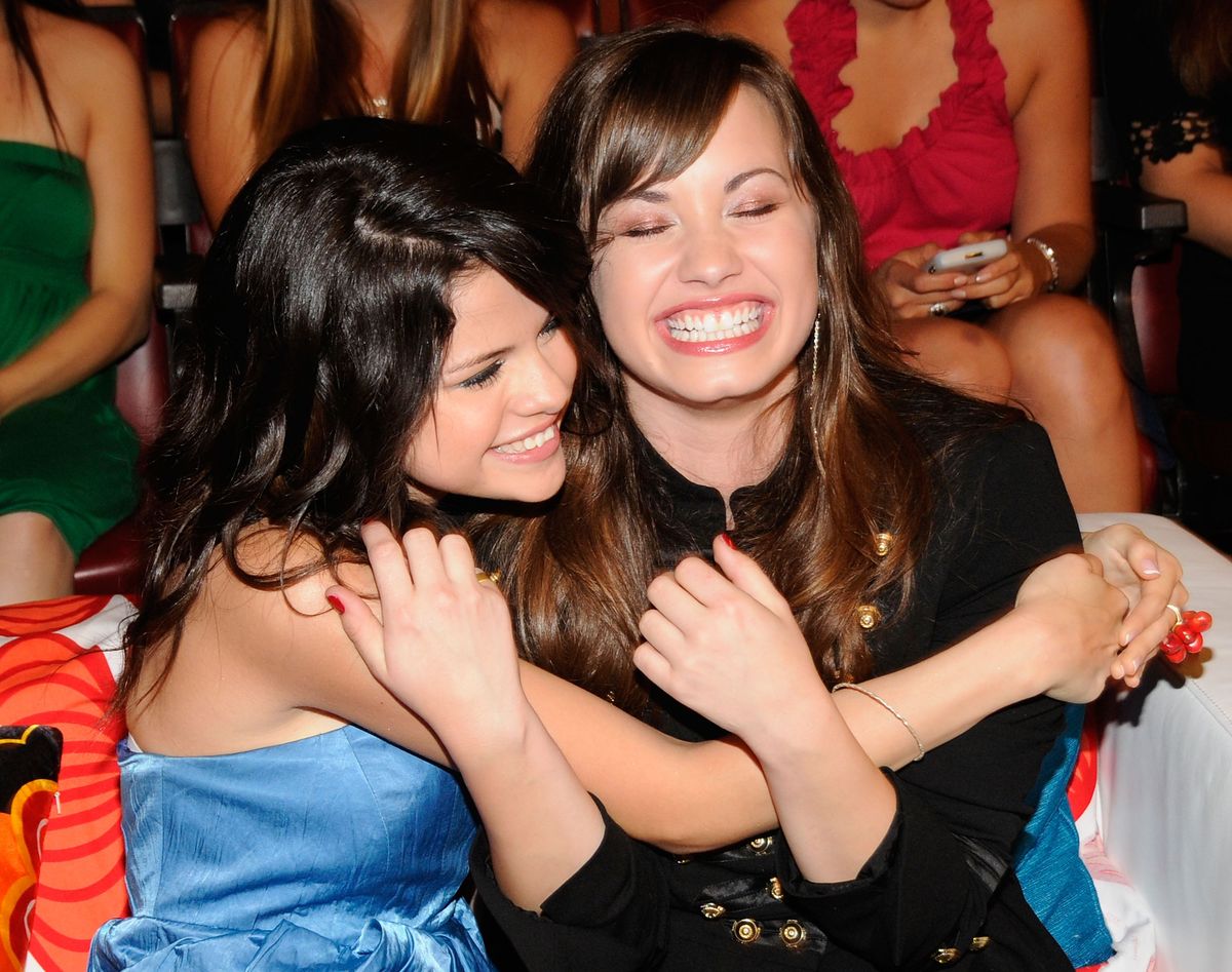 Selena Gomez and Demi Lovato at the 2008 Teen Choice Awards