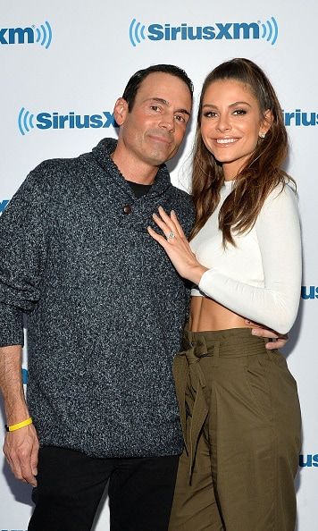 She said yes! Maria and Keven posed after the host accepted his proposal.
<br>
Photo: Getty Images