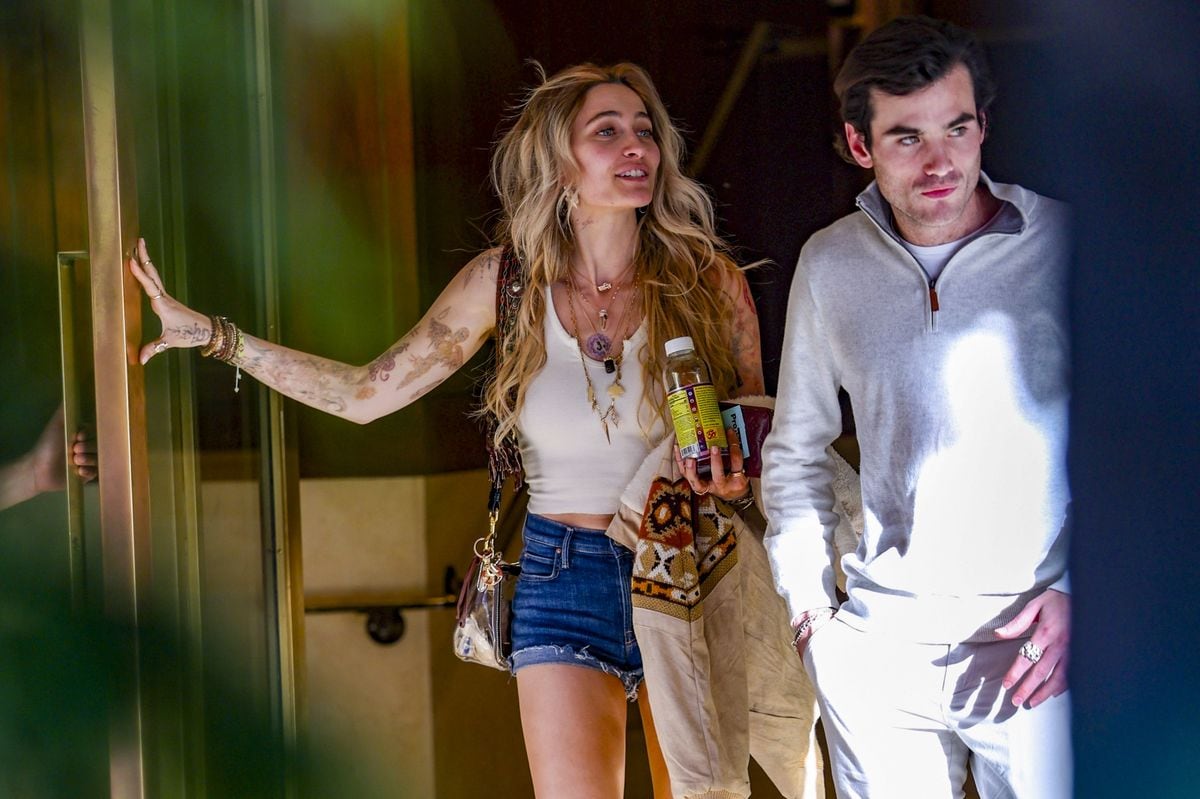 A casual and makeup-free Paris Jackson was seen out for a late lunch with a mystery man at Sunset Towers in West Hollywood. 