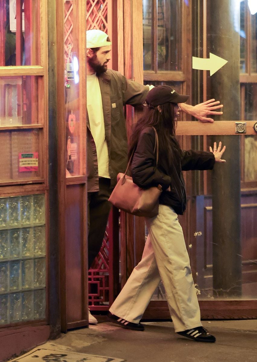 Zoe Kravitz and Noah Centineo head out for a date night in New York City. 