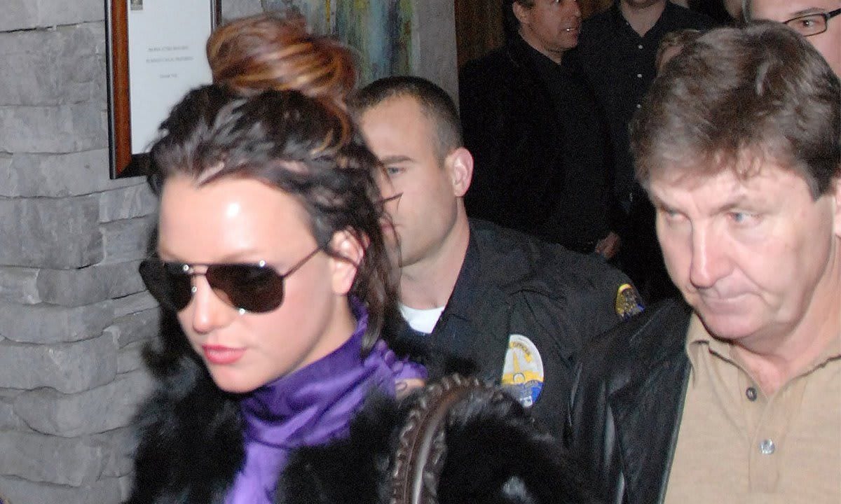 Beverly Hills Candids: February 23, 2008
