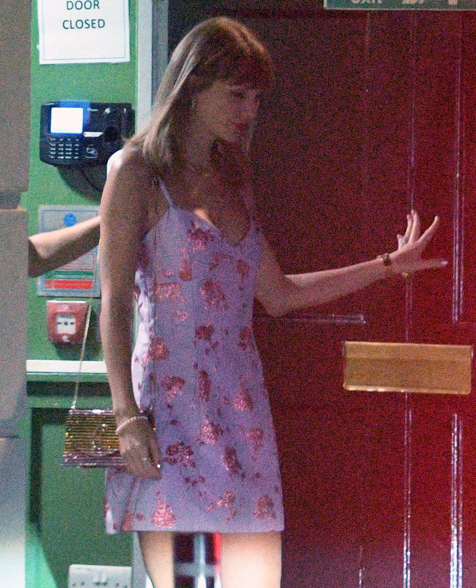 Singer Taylor Swift was spotted arriving for a girls' night out at the private members club Annabel's.