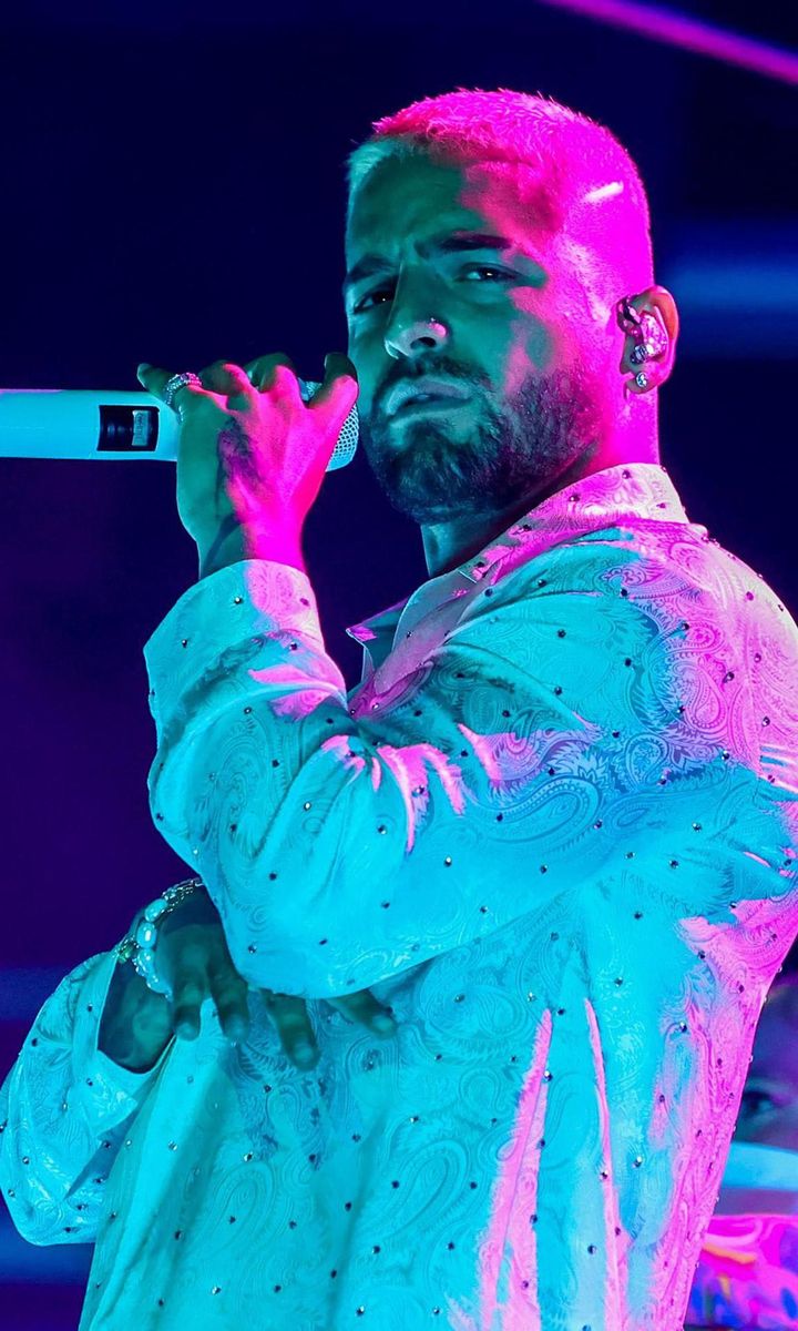 Maluma kicked off the 2020 Billboard Latin Music Award (BBLMA) to the rhythm of “Hawái” (”Hawaii”)