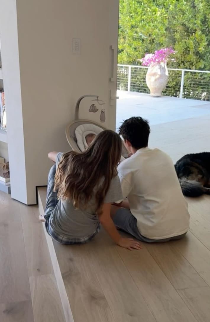 The recap made clear that her children from her previous marriage to Tom Brady, Benjamin and Vivian, are very much part of this new chapter. 