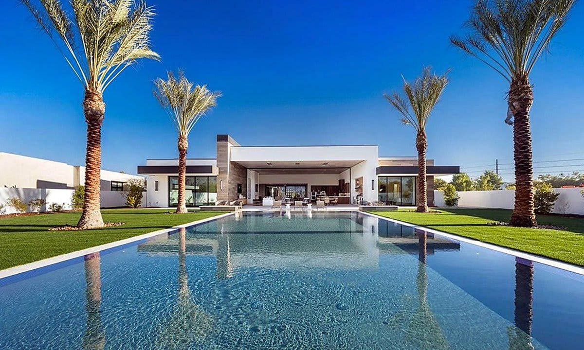 Kourtney Kardashian purchased a new home in the Palm Springs, California