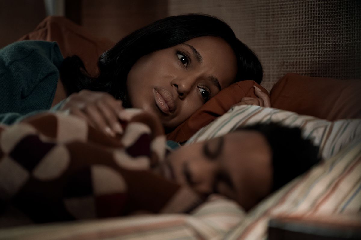 ANIMALS. (L to R) Kerry Washington as Abigail and Chris topher Woodley as Denny in Animals. Cr. Warrick Page/Netflix © 2026.
