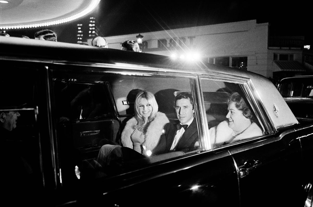 French actress Brigitte Bardot and her boyfriend, Brazilian film producer Bob Zagury, arrive for the Hollywood premiere of 'Viva Maria!'