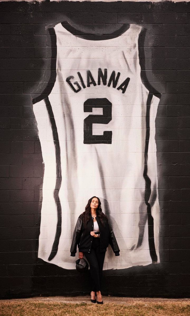 Vanessa Bryant Unveils LA Basketball Court