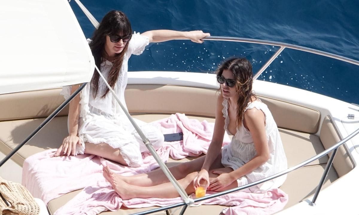EXC Camila Morrone   Lucila Sola