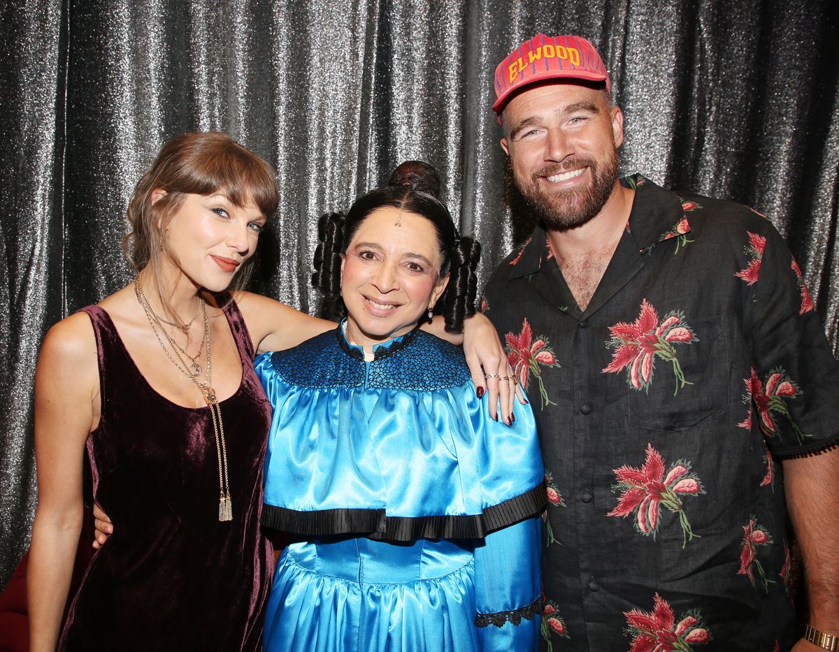 Taylor Swift, Maya Rudolph as "Mary Todd Lincoln" and Travis Kelce pose backstage at the hit comedy "Oh, Mary!" on Broadway