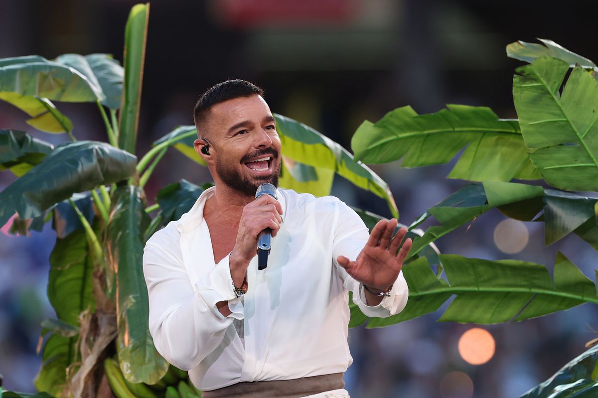 Ricky Martin brings his youngest kids, Renn and Lucia, along for summer of European shows