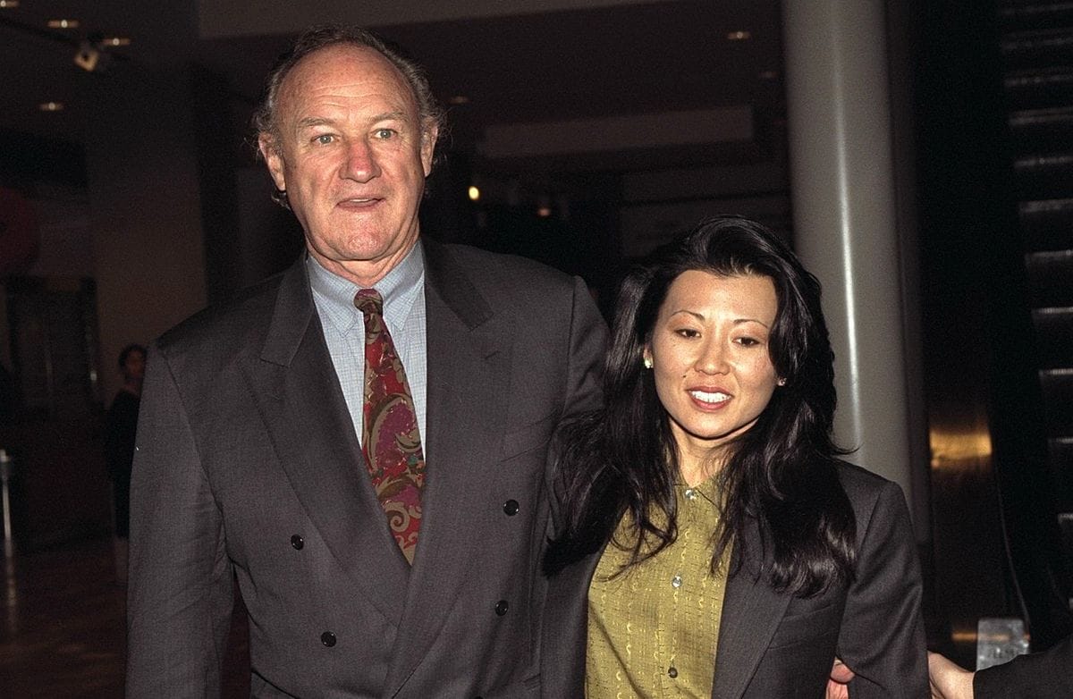 Gene Hackman and his wife, Betsy Arakawa, in 1995. 