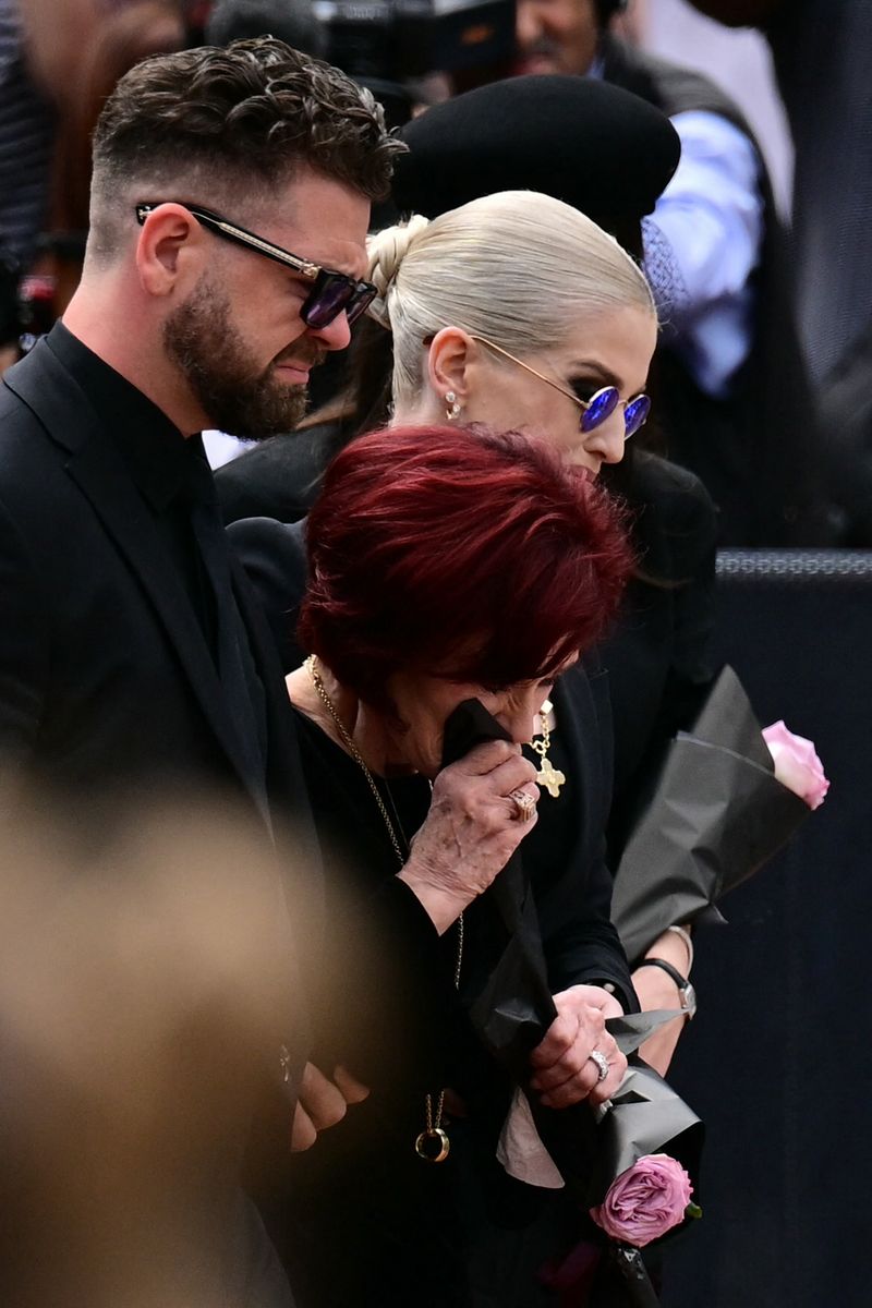 Kelly said she struggled to speak, eat or take care of herself and began drinking again while grieving her father.