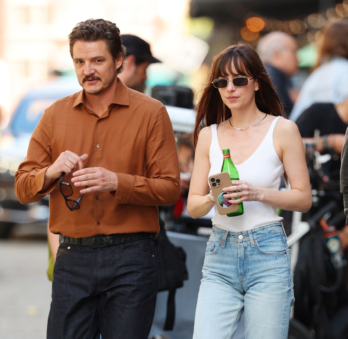  Dakota Johnson and Pedro Pascal became good friends filming 'Materialists'