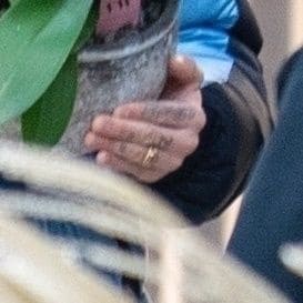 The pair seemed to enjoy their quiet afternoon together, showing off their stylish, laid-back vibe.