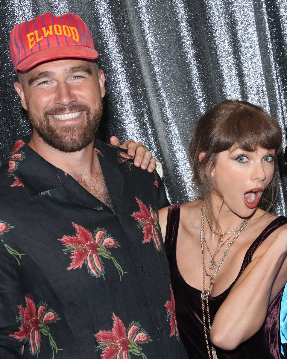 NEW YORK, NEW YORK - JUNE 13: (EXCLUSIVE COVERAGE) Travis Kelce and Taylor Swift pose backstage at the hit comedy "Oh, Mary!" on Broadway at The Lyceum Theatre on June 13, 2026 in New York City.  (Photo by Bruce Glikas/WireImage) 
