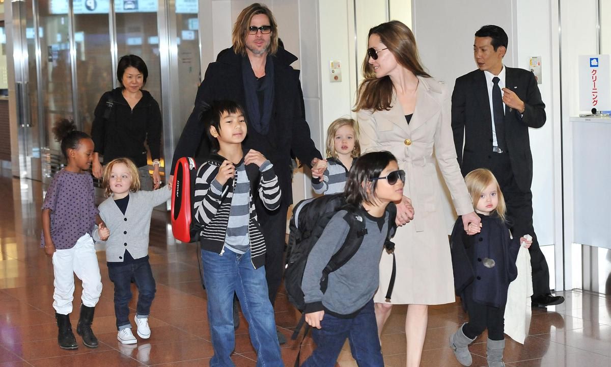 Angelina Jolie and Brad Pitt with children