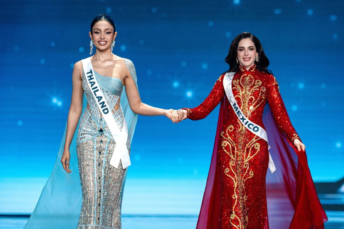 Fatima Bosch Fernandez (right) of Mexico is celebrated after winning the title of Miss Universe 2025 (74th edition) at the final competition held at IMPACT Challenger Hall.