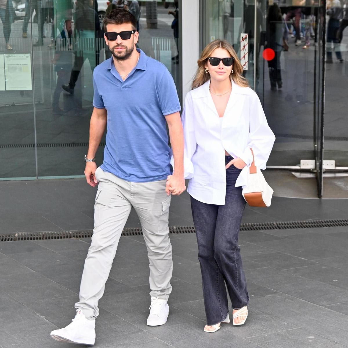 Piqué reappears alongside Clara Chía