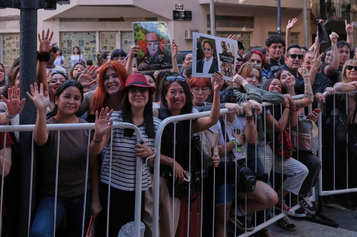 Fans await Johnny Depp's arrival at the premiere of the film 'Modigliani'