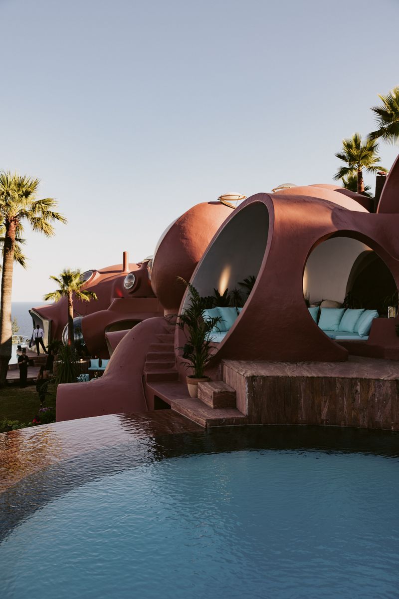 With its signature circular forms and sweeping Mediterranean views, Palais Bulles served as one of the most unforgettable settings of the Riviera weekend.