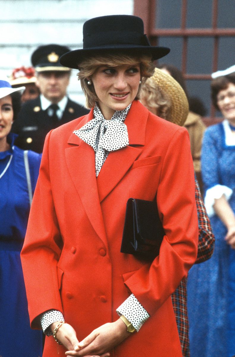 The pussy-bow blouse became widely recognized through public figures such as Diana, Princess of Wales, who often wore softly detailed blouses in the 1980s