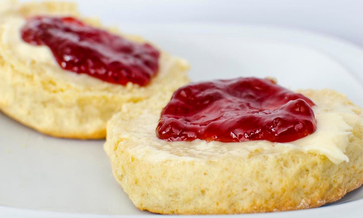 Thanksgiving guava and queso pastelito biscuits recipe