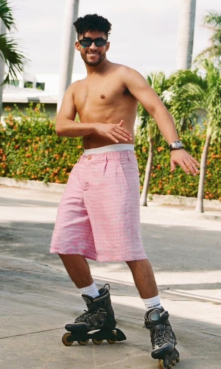 All the times Bad Bunny broke the internet with his impressive abs and ...