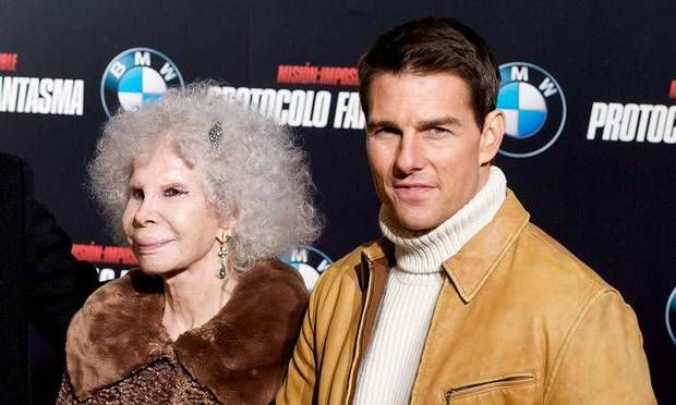 Despite her family's ancient heritage, Cayetana always moved with the times and was friendly with Tom Cruise